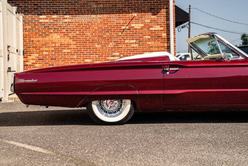 1965 Ford Thunderbird