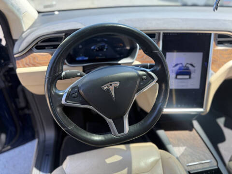2017 Tesla Model X 90D
