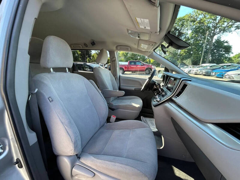 2019 Toyota Sienna L 7-Passenger
