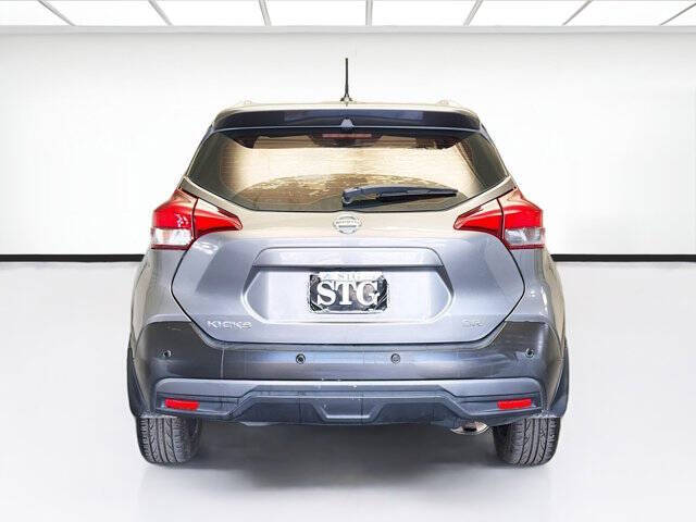 2020 Nissan Kicks SR