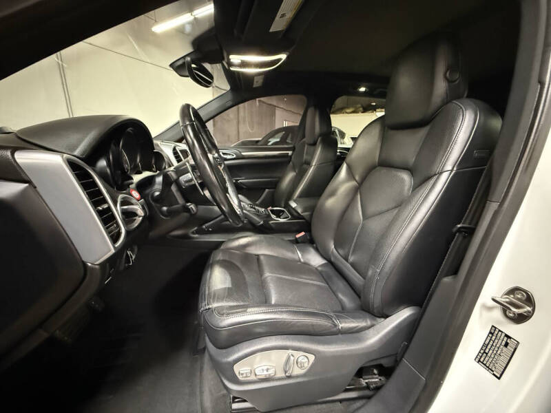 2016 Porsche Cayenne S E-Hybrid