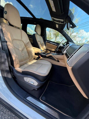 2014 Porsche Cayenne Platinum