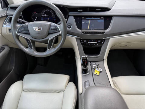 2017 Cadillac XT5 Premium Luxury