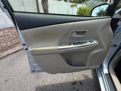 2013 Toyota Prius v Two