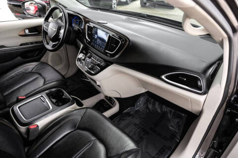 2018 Chrysler Pacifica Touring L Plus