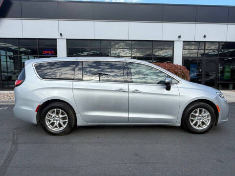2023 Chrysler Pacifica Touring L