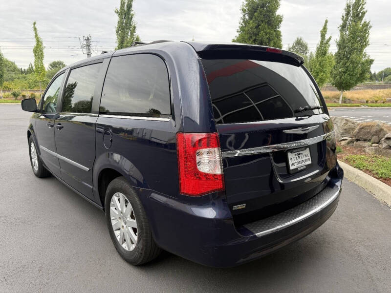2014 Chrysler Town and Country Touring