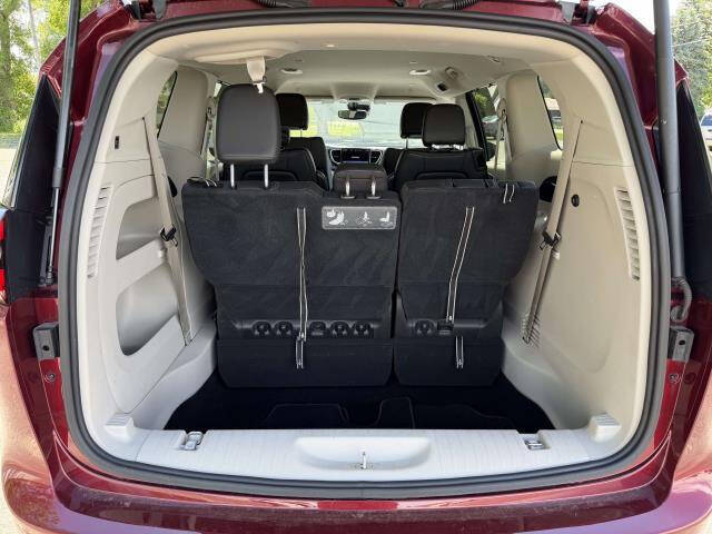 2021 Chrysler Pacifica Touring L