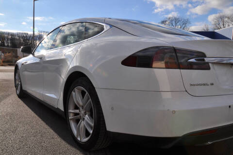 2016 Tesla Model S 70D