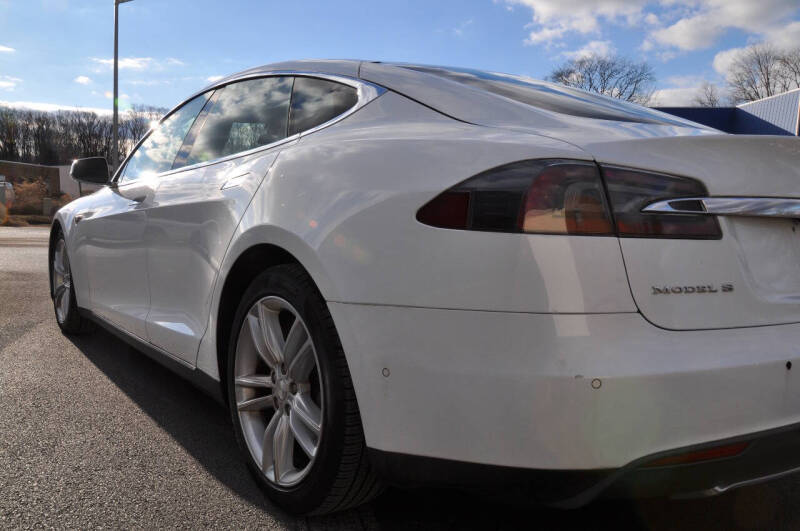 2016 Tesla Model S 70D