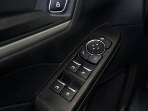 2022 Ford Escape Hybrid SE