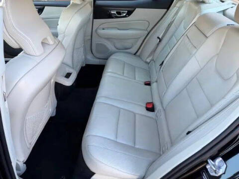 2021 Volvo S60 T5 Momentum