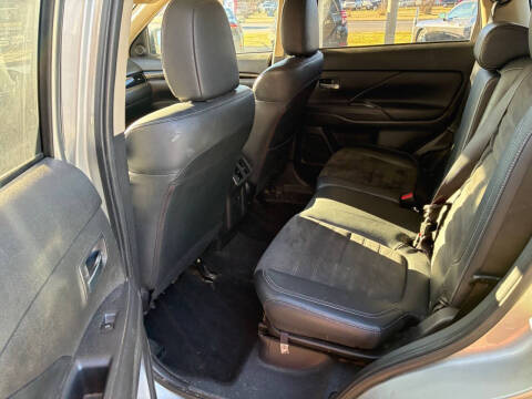 2019 Mitsubishi Outlander SE