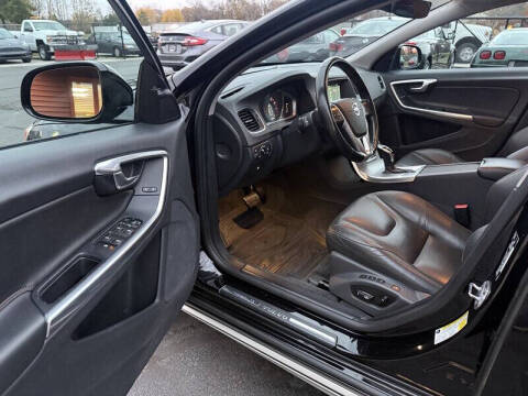 2017 Volvo V60 Cross Country T5 Premier