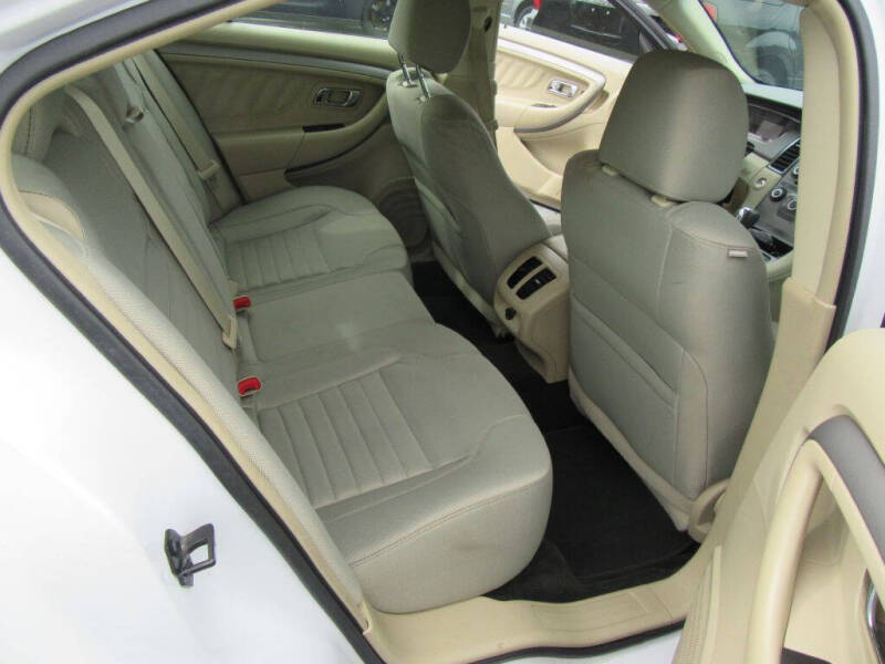 2015 Ford Taurus