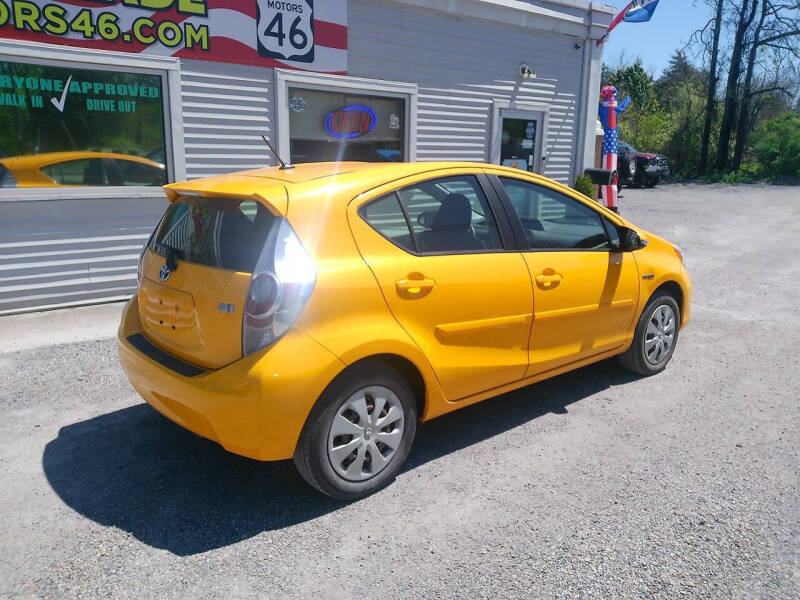 2014 Toyota Prius c Two