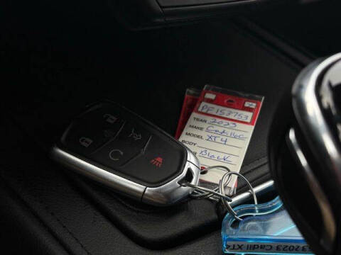 2023 Cadillac XT4 Premium Luxury