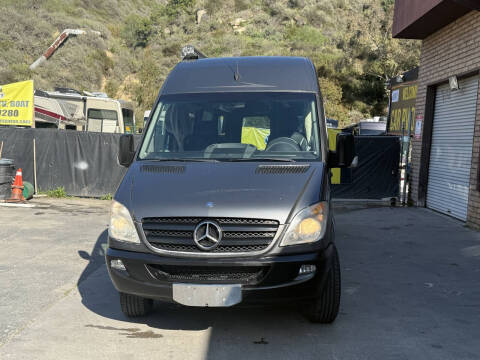 2010 Winnebago ERA Limited  for sale at Car RV Outlet in Laguna Beach CA