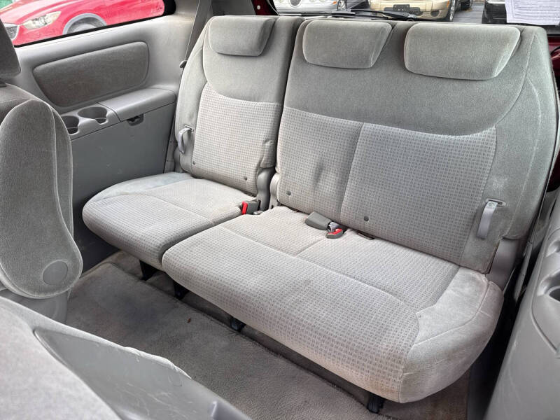 2007 Toyota Sienna LE 7-Passenger