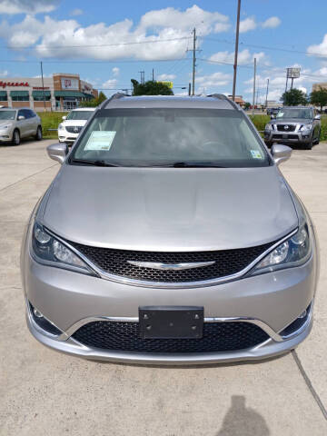 2017 Chrysler Pacifica Touring-L