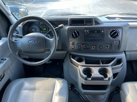 2009 Ford E-Series E-350 SD XLT