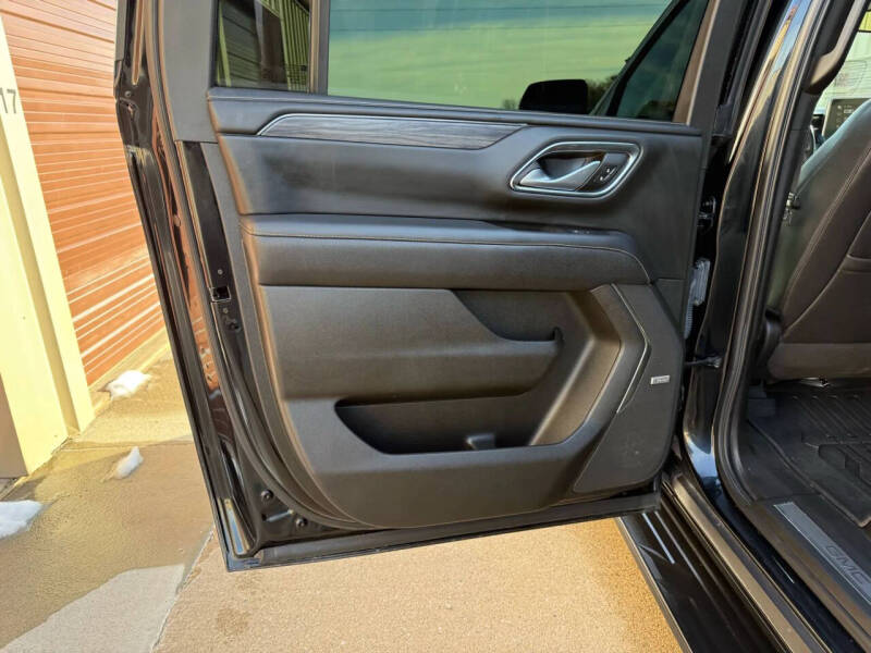 2022 GMC Yukon XL SLT