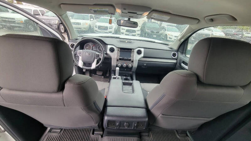 2017 Toyota Tundra SR5