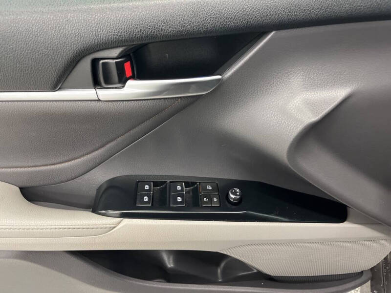 2018 Toyota Camry Hybrid XLE