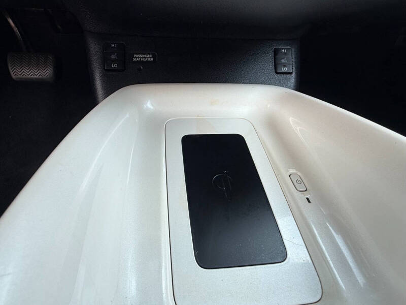 2017 Toyota Prius Four Touring