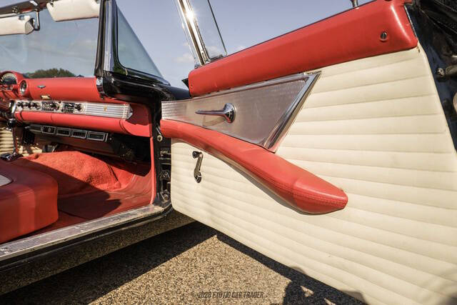 1956 Ford Thunderbird