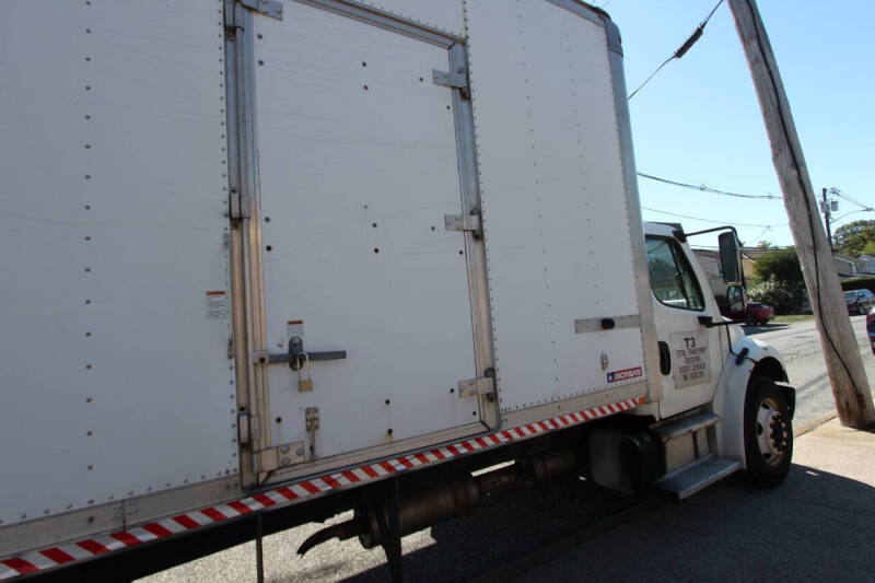 2015 Freightliner M2 106