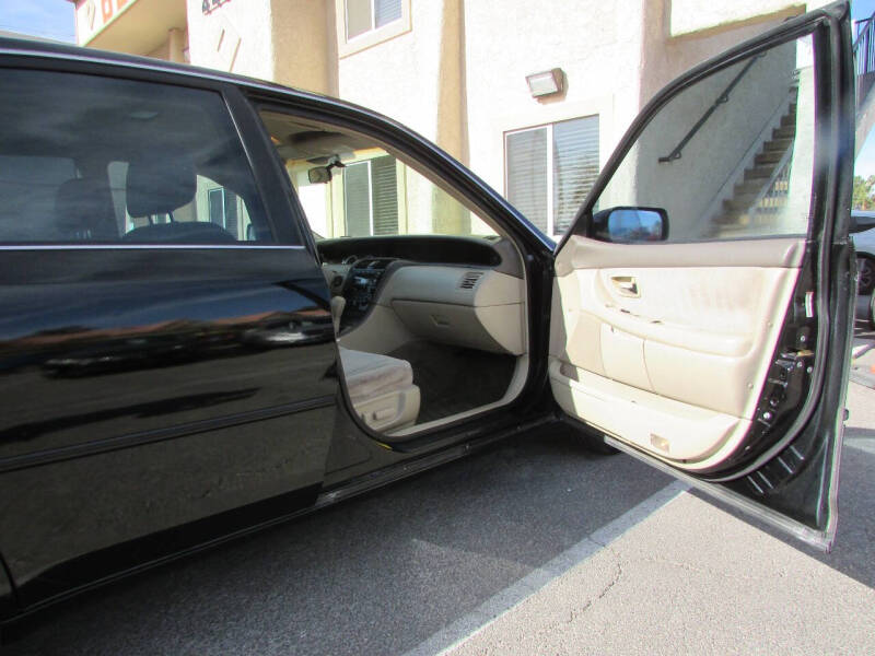 2001 Toyota Avalon XLS photo 13