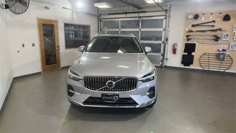2023 Volvo XC60 B5 Plus Bright Theme