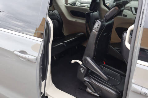 2022 Chrysler Pacifica Touring L