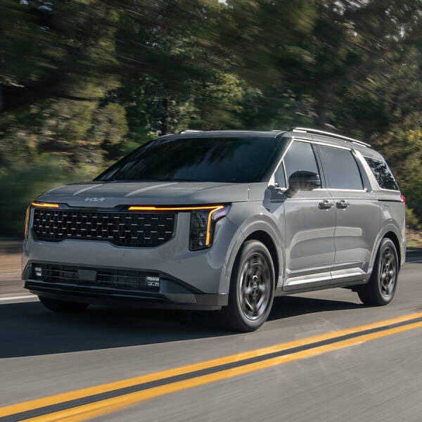 2025 Kia Carnival LX's photo