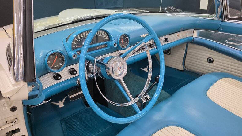 1956 Ford Thunderbird