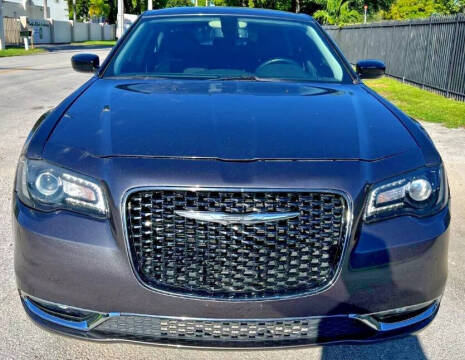 2018 Chrysler 300 Touring