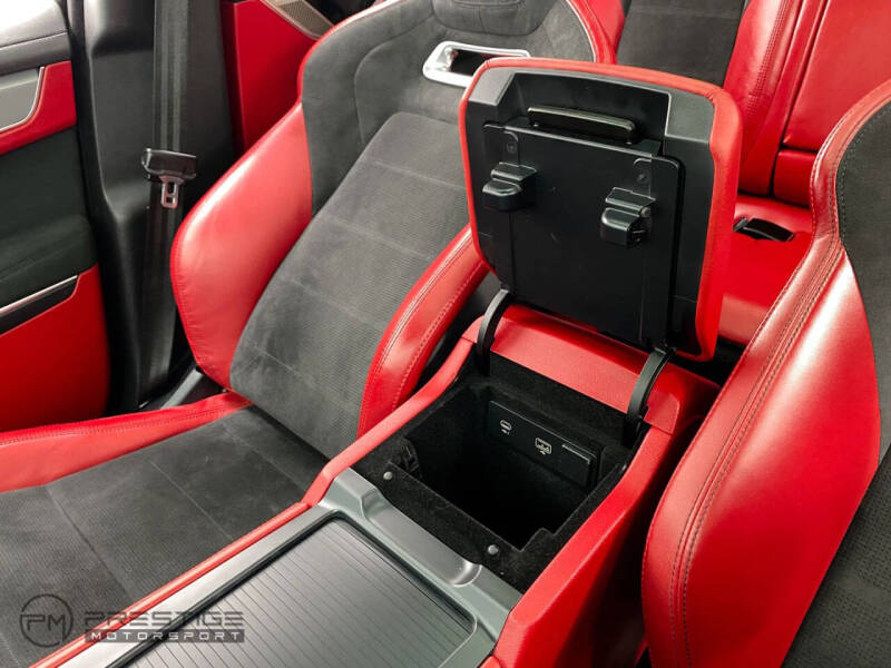 2022 Jaguar F-PACE SVR