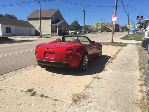 2006 Pontiac Solstice for sale at TRI-COUNTY AUTO SALES in Spring Valley IL