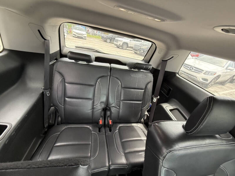 2017 GMC Acadia SLE-2