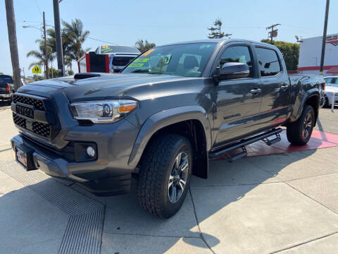 2018 Toyota Tacoma for sale at Auto Max of Ventura in Ventura CA