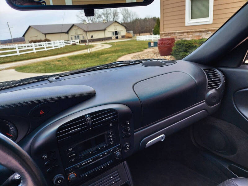 2004 Porsche 911 Carrera 4S