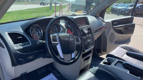 2014 Chrysler Town and Country Touring