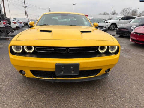 2017 Dodge Challenger SXT Plus