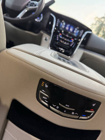 2017 Cadillac Escalade Luxury