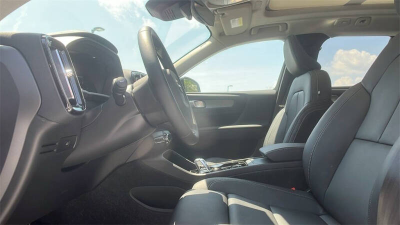 2026 Volvo XC40 B5 Plus