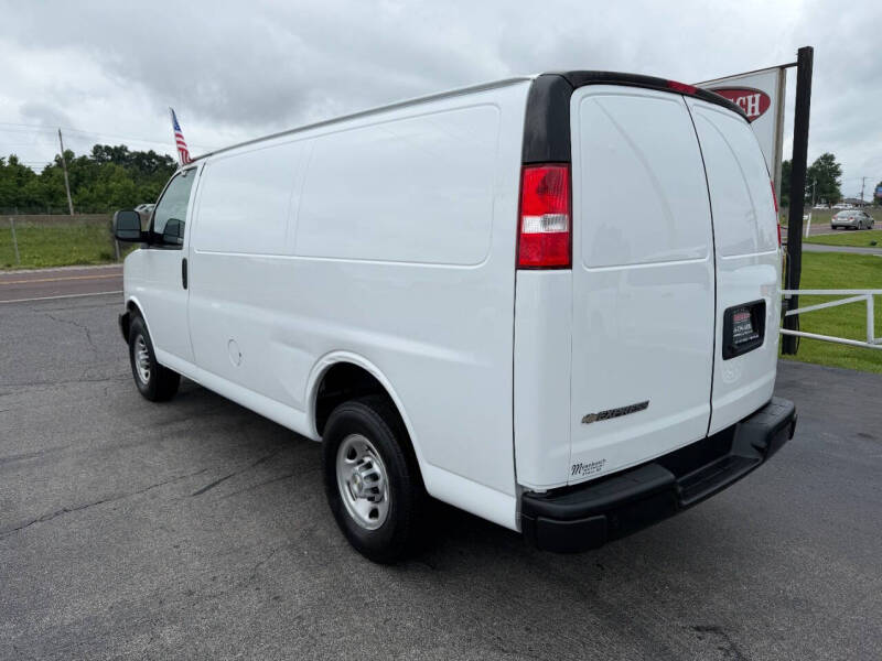2022 Chevrolet Express 2500