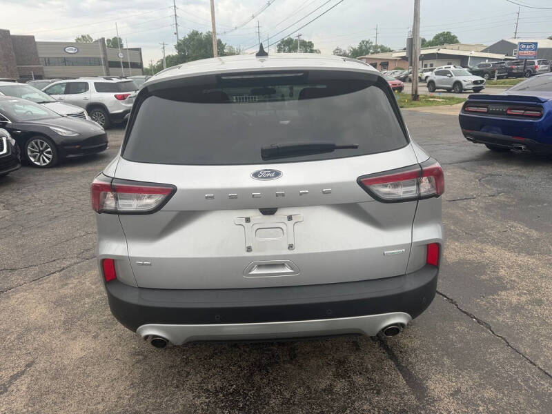 2020 Ford Escape SE