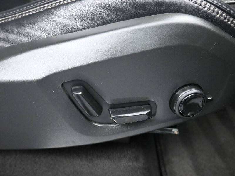 2021 Volvo XC90 T6 Inscription 6-Passenger