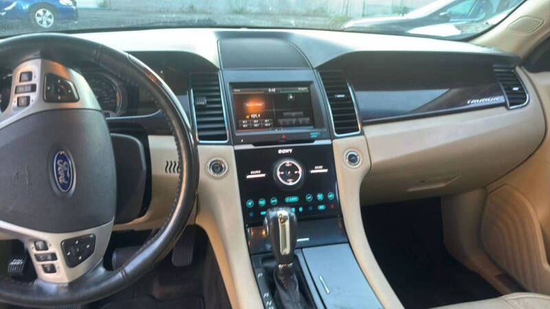 2014 Ford Taurus Limited